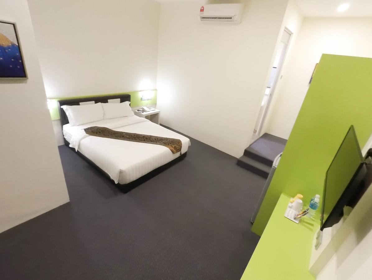 Baguss Hotel And Serviced Apartment Johor Bahru Exterior photo