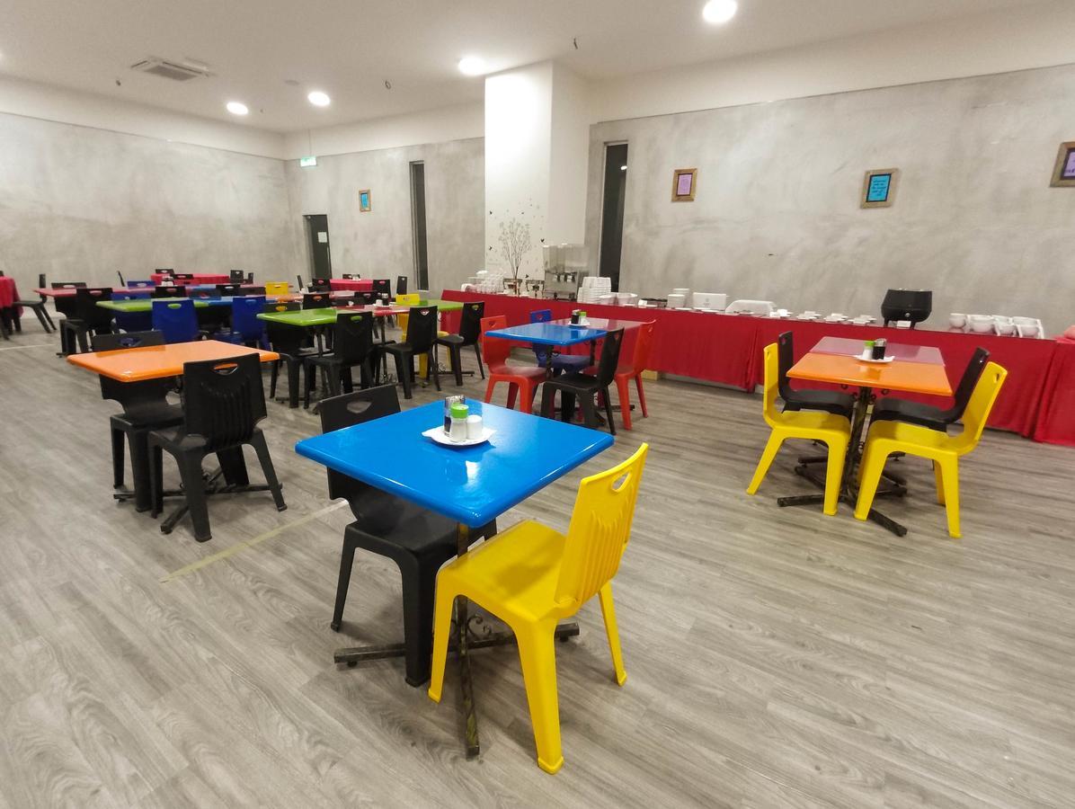 Baguss Hotel And Serviced Apartment Johor Bahru Exterior photo