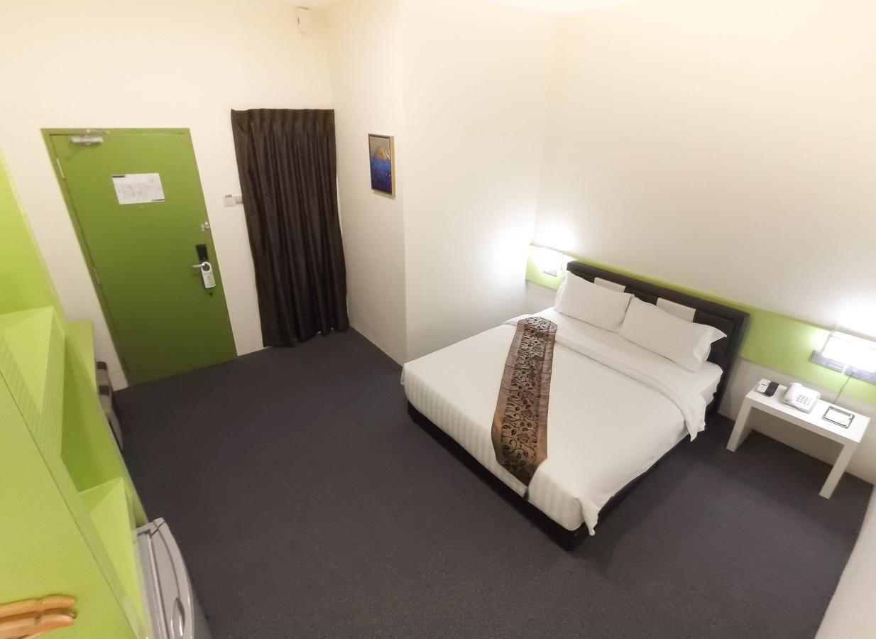 Baguss Hotel And Serviced Apartment Johor Bahru Exterior photo
